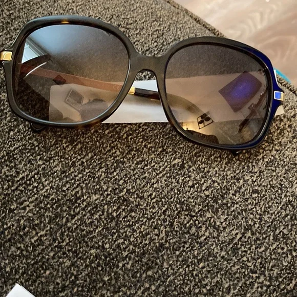 NWT Michael Kors ladies sunglasses - Picture 5 of 5
